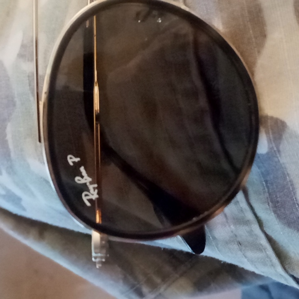 Unisex Ray-Ban p serial number 3647 - Picture 2 of 7